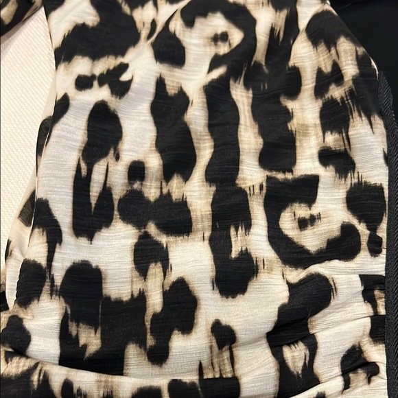 Guess animal print Long Sleeve Bodycon Dress V neckline back  size Large - Picture 12 of 12